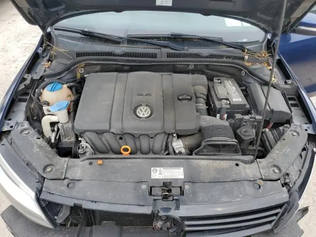 2011 VOLKSWAGEN JETTA SE  