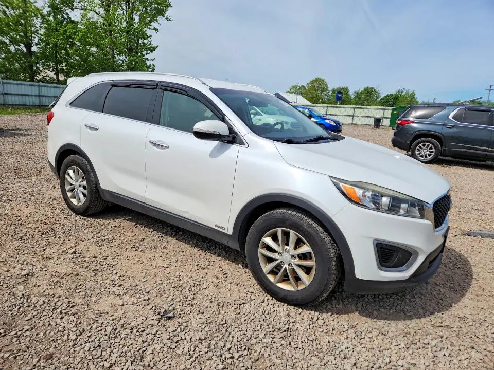 2017 KIA SORENTO LX  