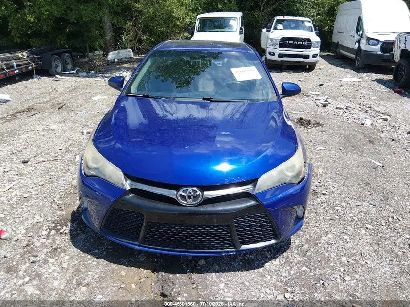 2016 TOYOTA CAMRY SE