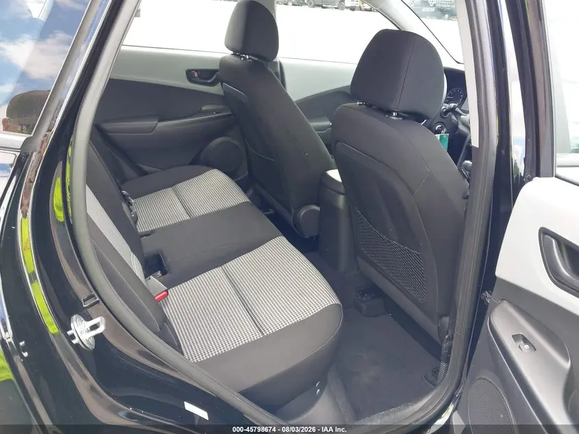 2021 HYUNDAI KONA SE