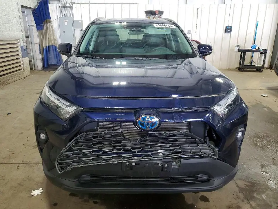 2024 TOYOTA RAV4 XLE PREMIUM  