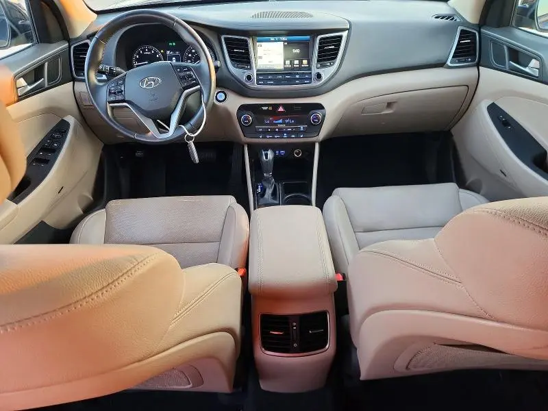 2017 HYUNDAI TUCSON SE PLUS  