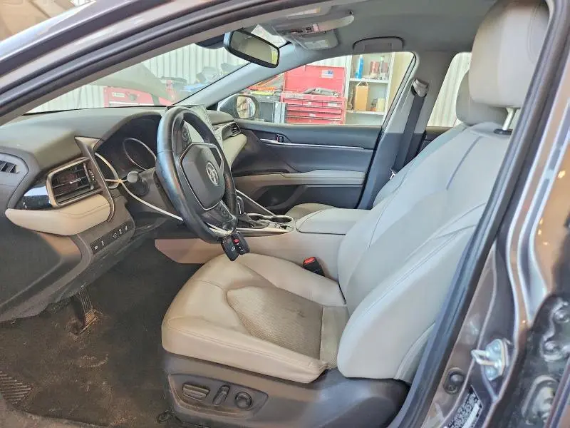 2022 TOYOTA CAMRY XLE  