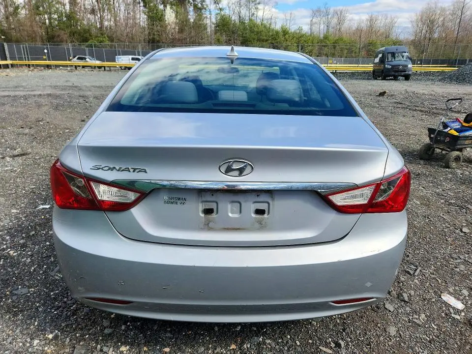 2012 HYUNDAI SONATA GLS  