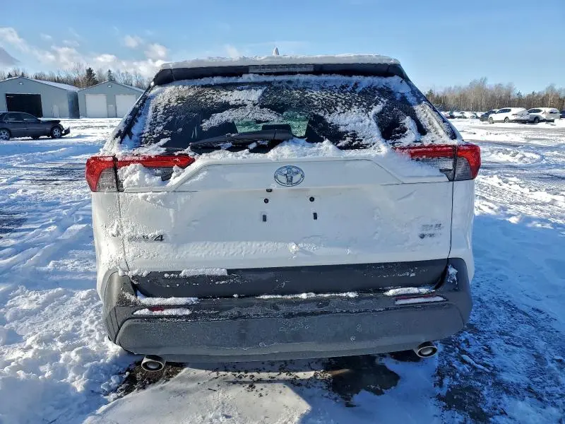 2025 TOYOTA RAV4 XLE  