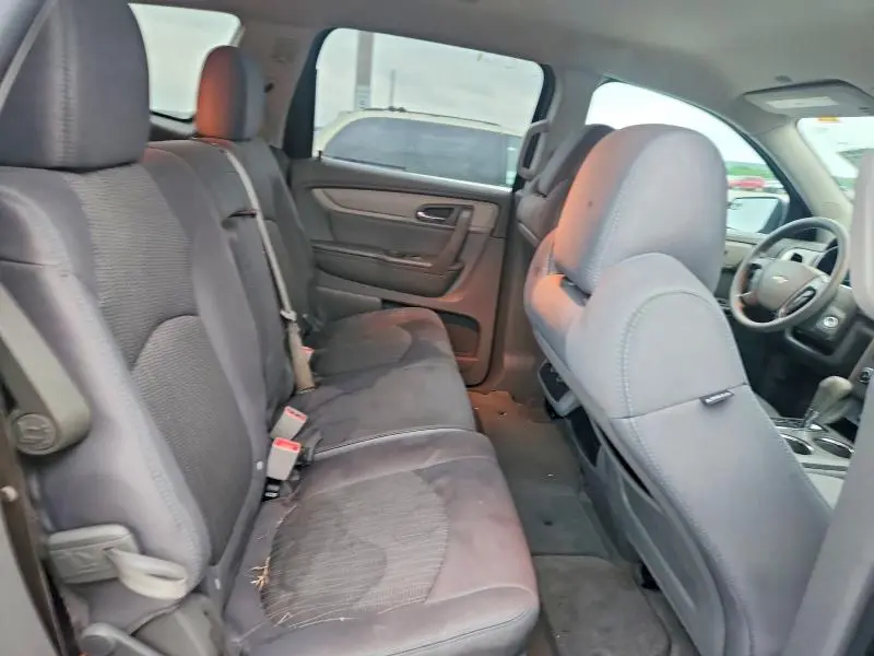 2013 CHEVROLET TRAVERSE LS  