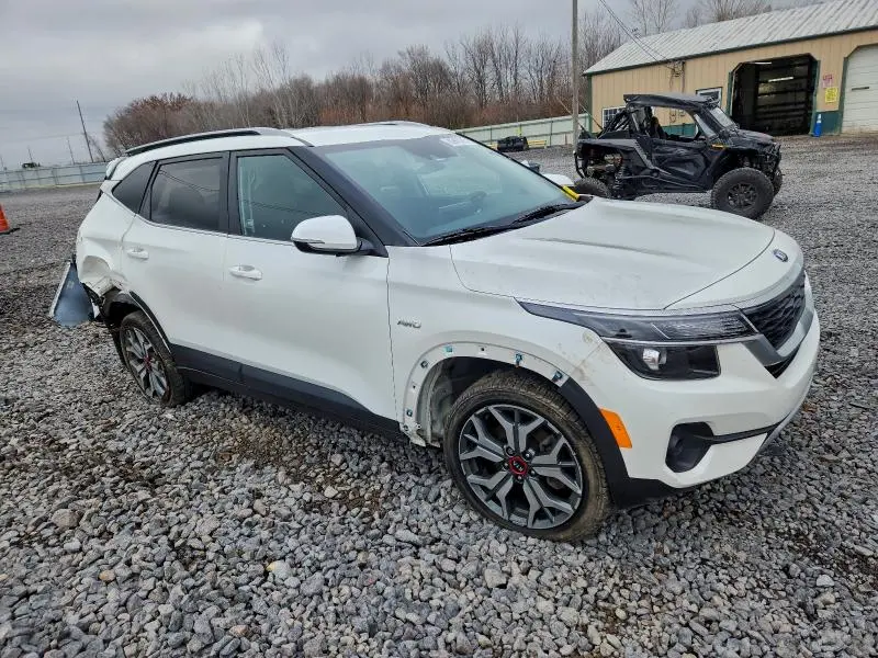 2021 KIA SELTOS S  