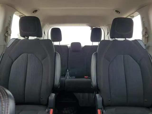 2017 CHRYSLER PACIFICA LX  