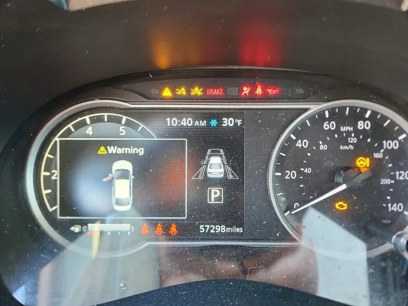 2022 NISSAN VERSA SV  