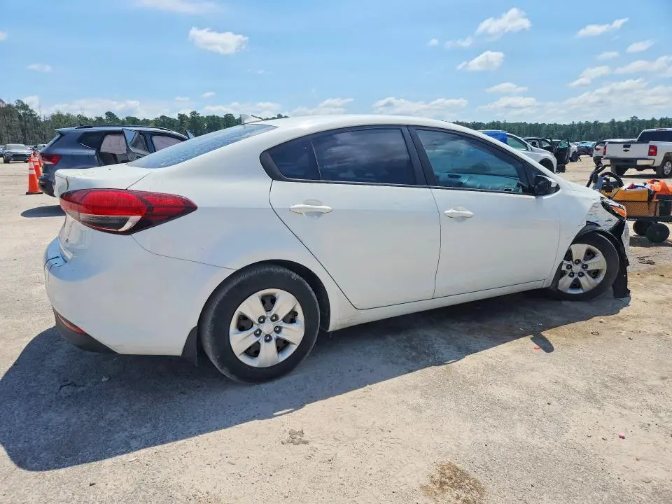 2017 KIA FORTE LX  