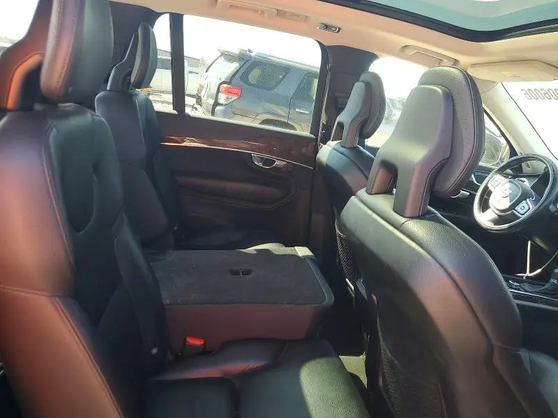 2016 VOLVO XC90 T6  