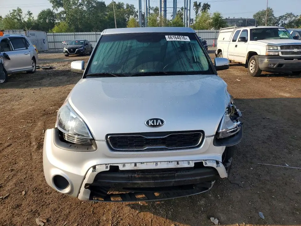 2013 KIA SOUL +  