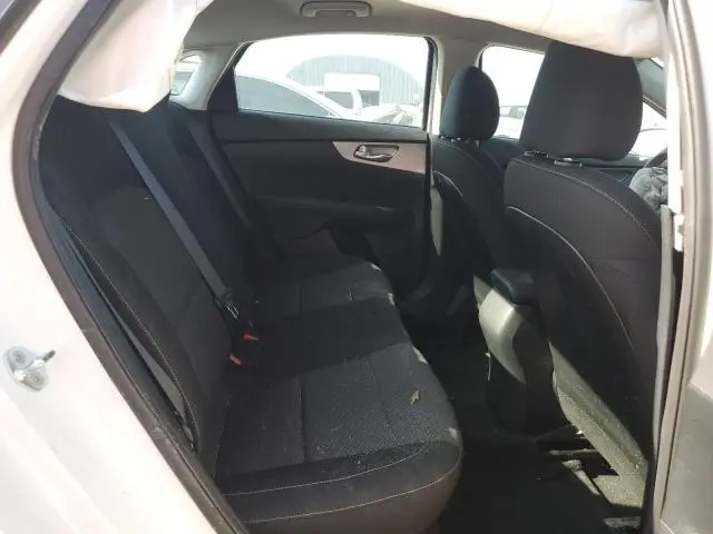 2022 KIA FORTE FE  