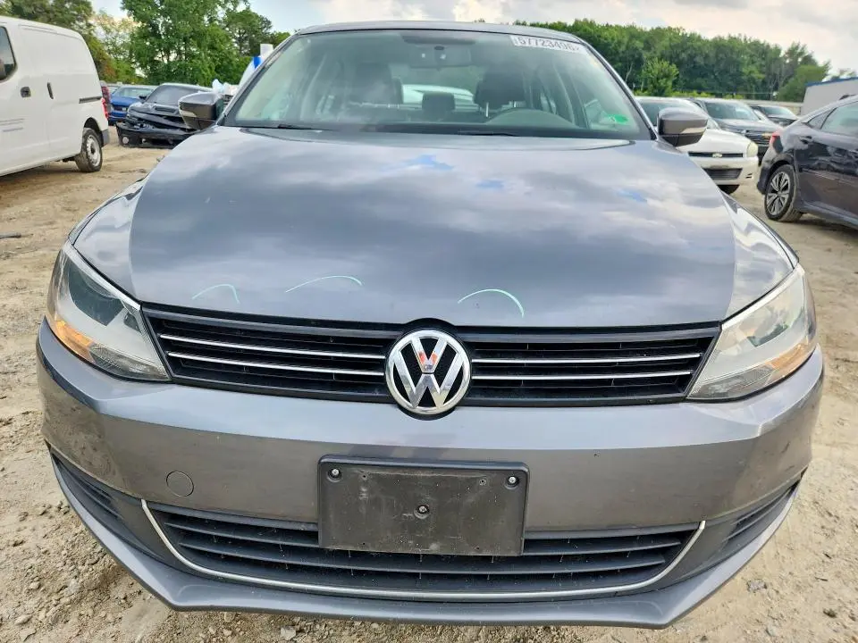 2014 VOLKSWAGEN JETTA SE  