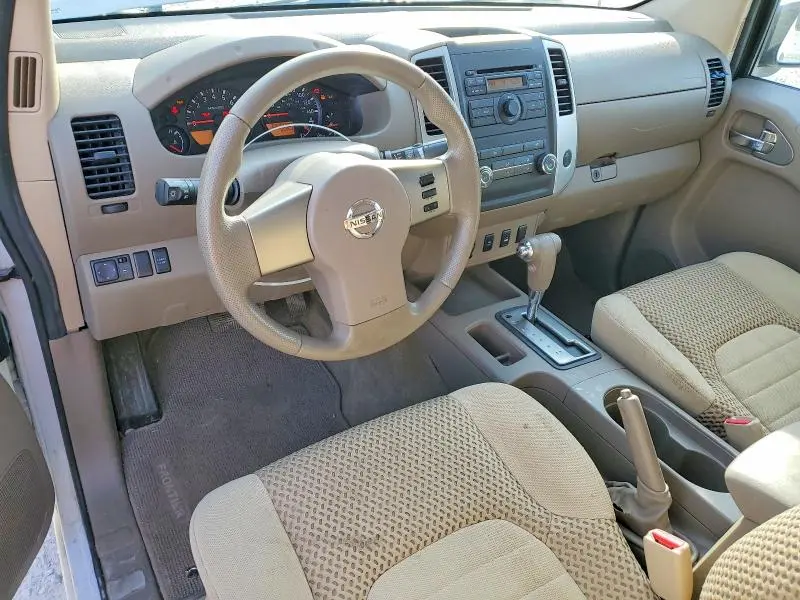 2011 NISSAN FRONTIER SV V6  