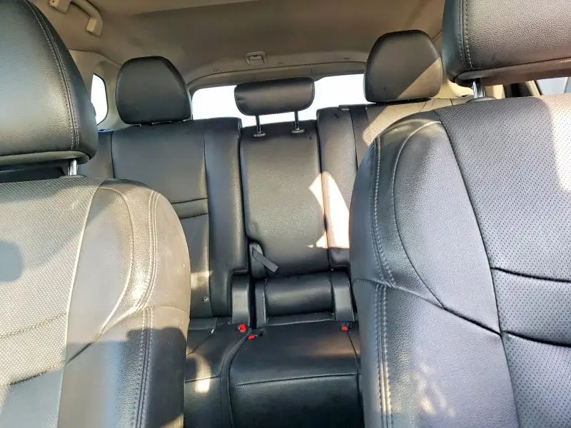 2016 NISSAN ROGUE SL  