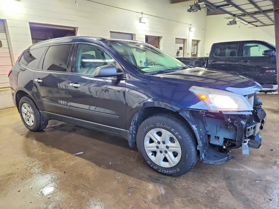 2017 CHEVROLET TRAVERSE LS  