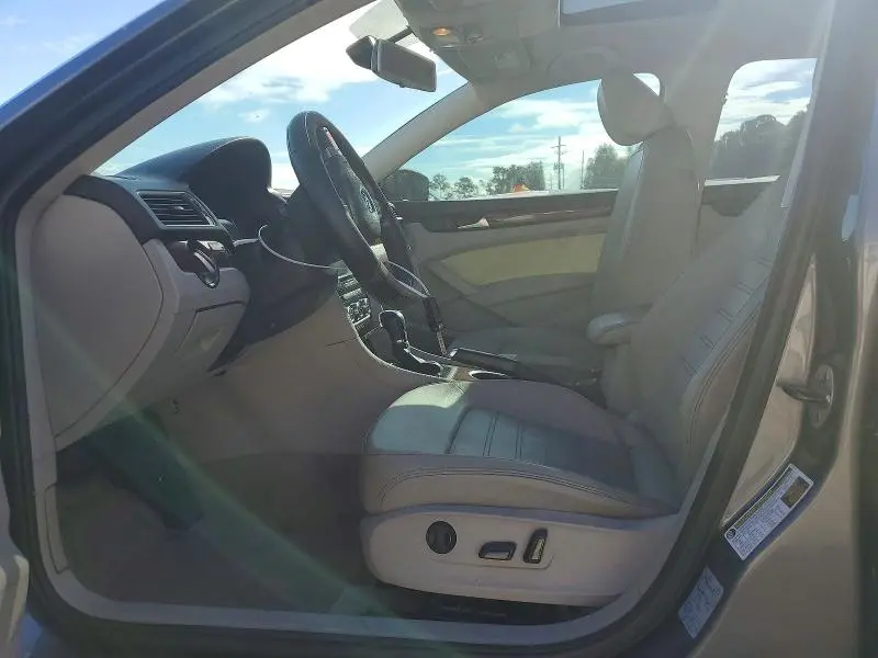 2013 VOLKSWAGEN PASSAT SEL  