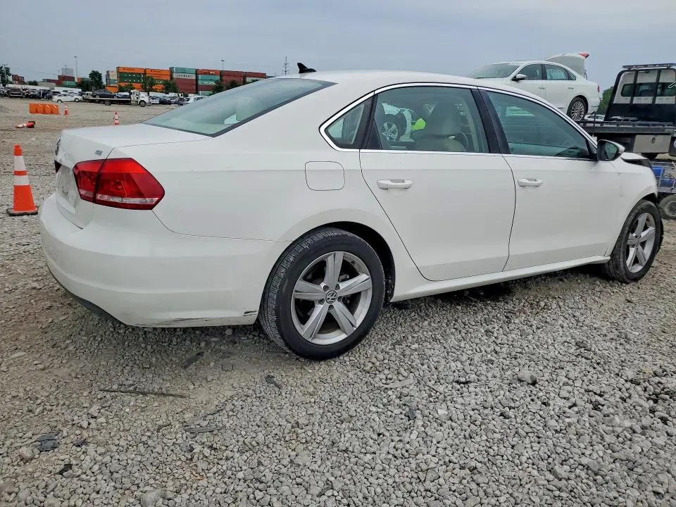 2012 VOLKSWAGEN PASSAT SE  