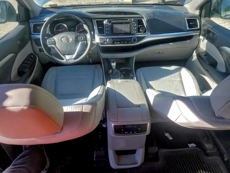 2015 TOYOTA HIGHLANDER LE  