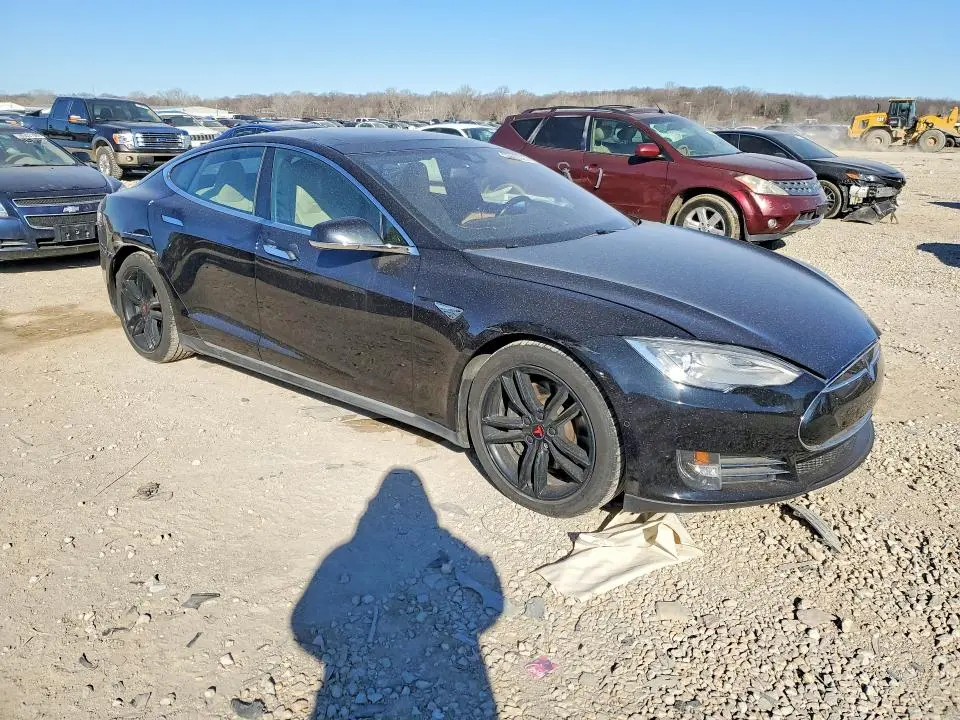 2015 TESLA MODEL S   