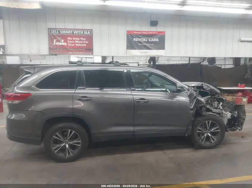 2019 TOYOTA HIGHLANDER LE