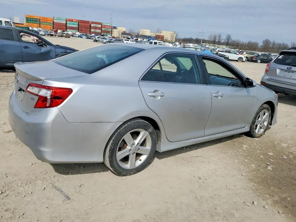2013 TOYOTA CAMRY SE  