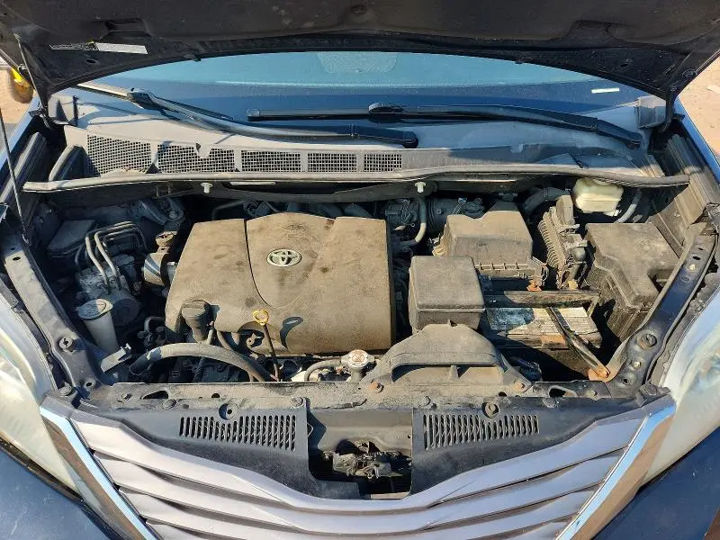 2017 TOYOTA SIENNA XLE 7-PASSENGER  