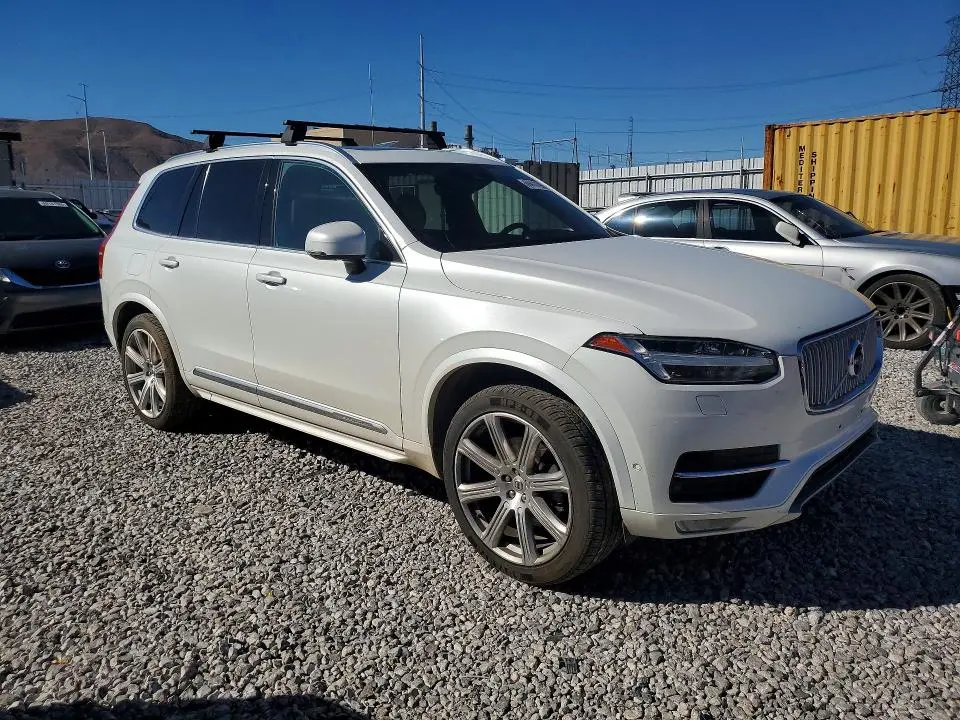 2016 VOLVO XC90 T6  