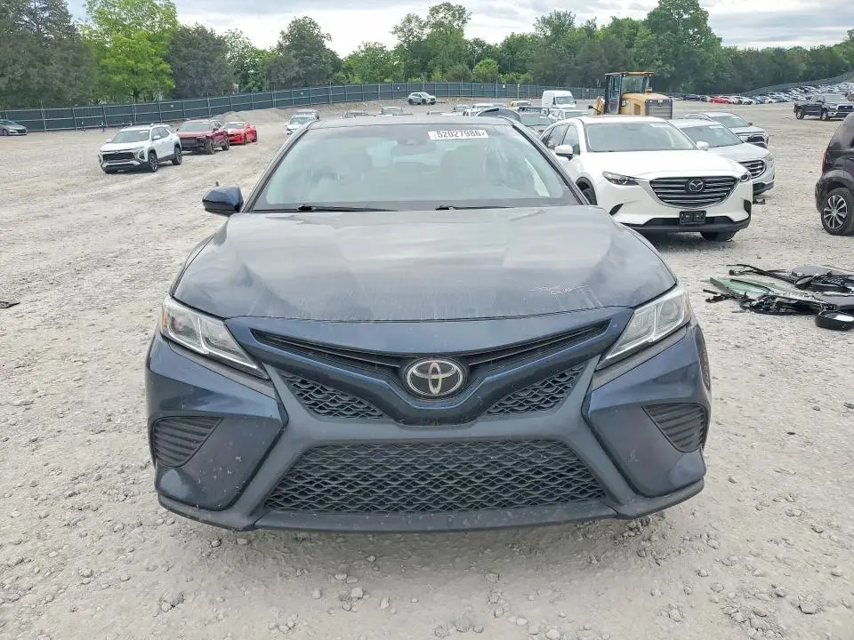 2019 TOYOTA CAMRY SE  