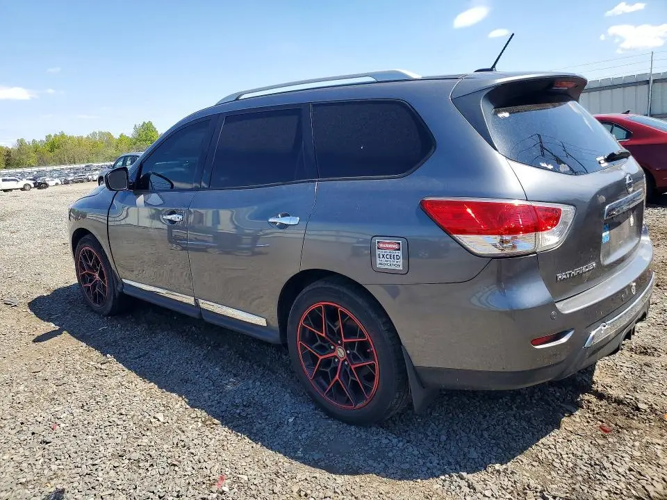 2016 NISSAN PATHFINDER SL  