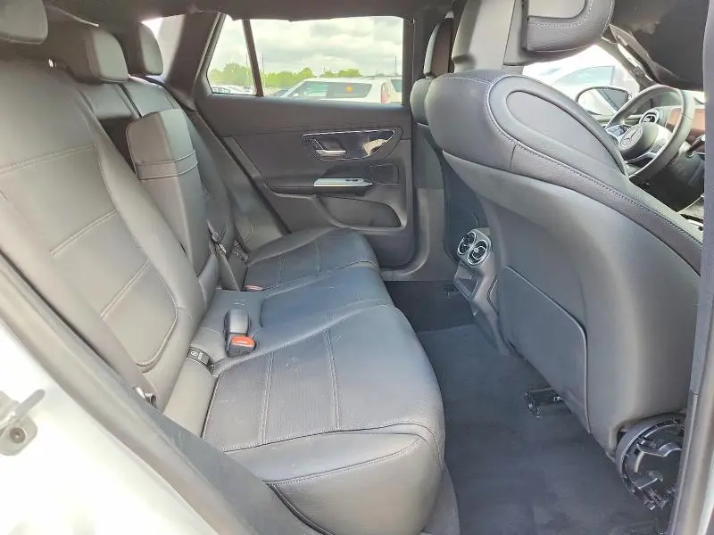 2024 MERCEDES-BENZ GLC 300  