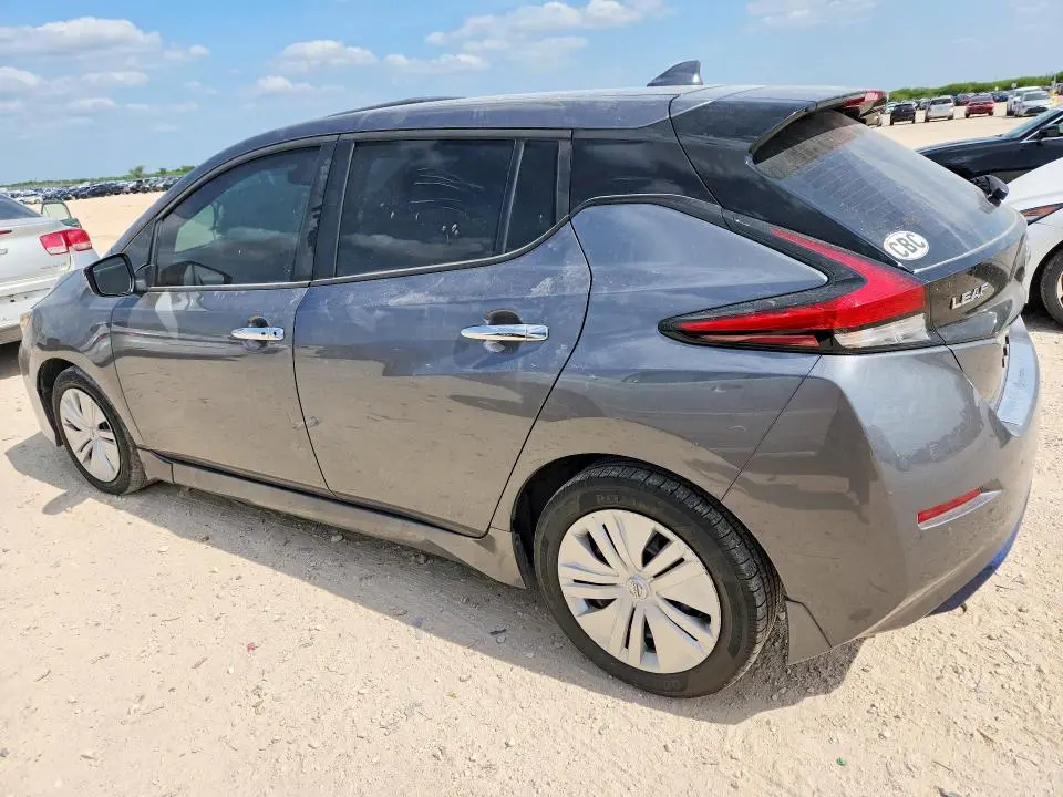 2022 NISSAN LEAF S  