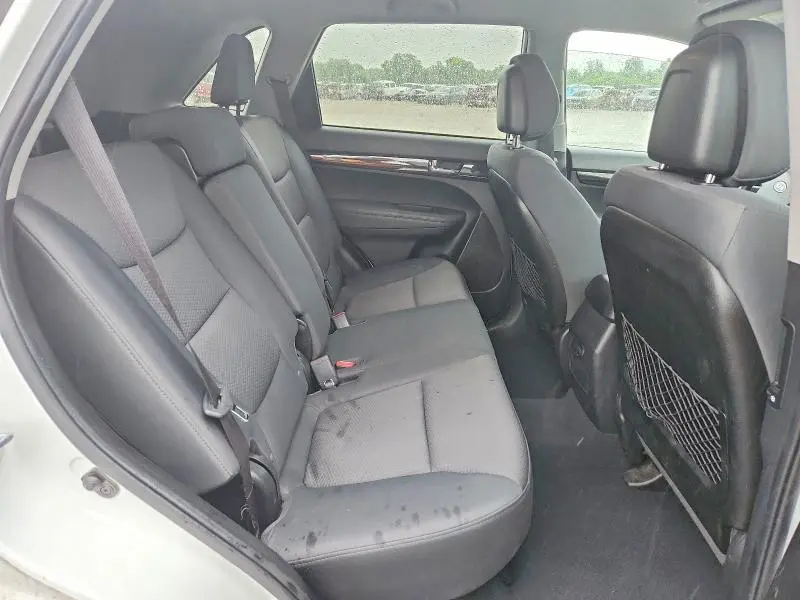 2012 KIA SORENTO LX  
