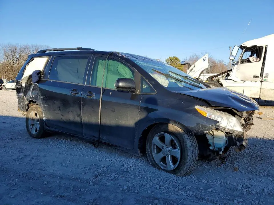 2015 TOYOTA SIENNA LE 8-PASSENGER  