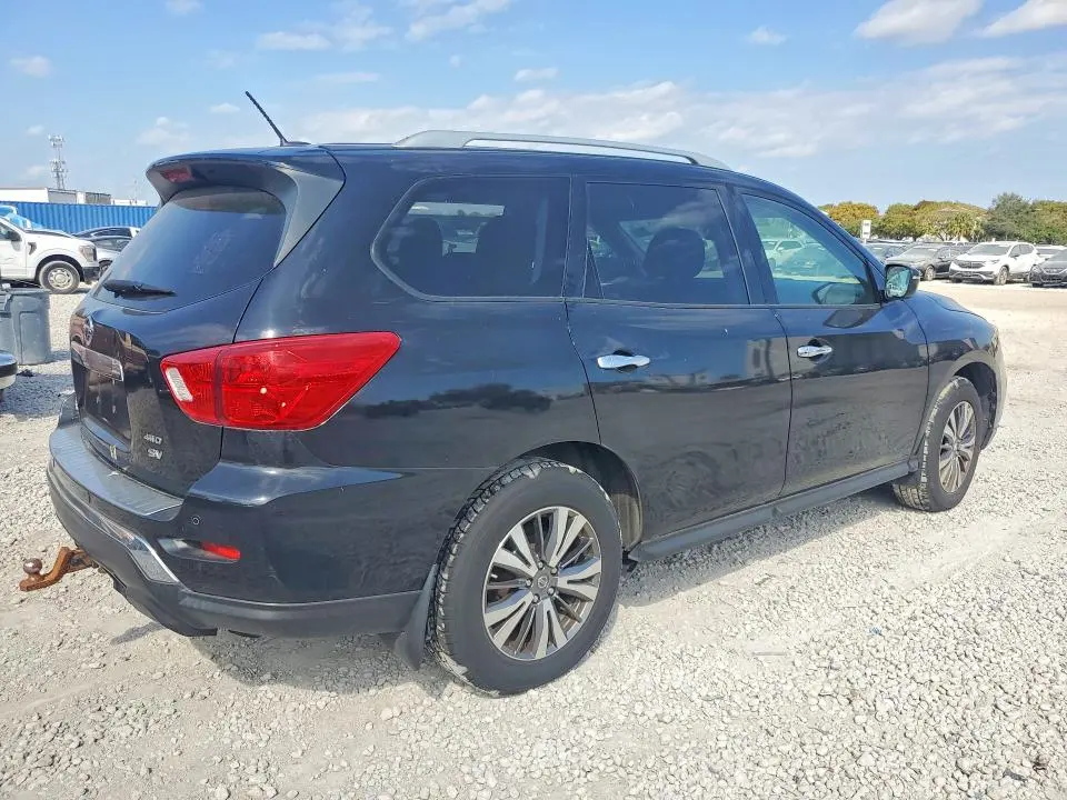 2018 NISSAN PATHFINDER SV  