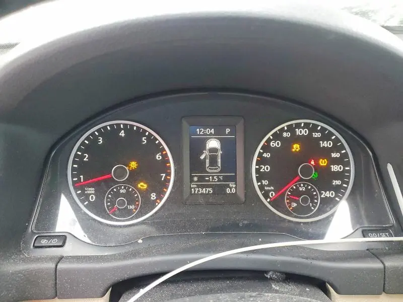 2014 VOLKSWAGEN TIGUAN S  