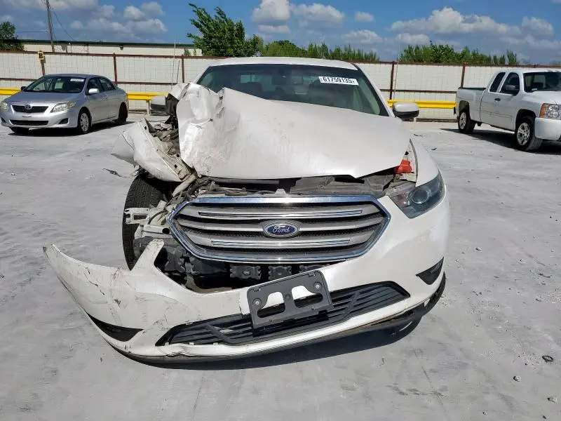 2015 FORD TAURUS SEL  