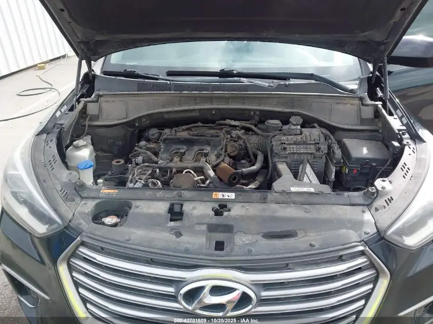 2017 HYUNDAI SANTA FE SE