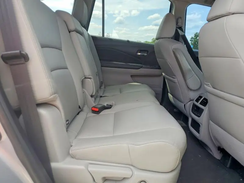 2022 HONDA PILOT SE  