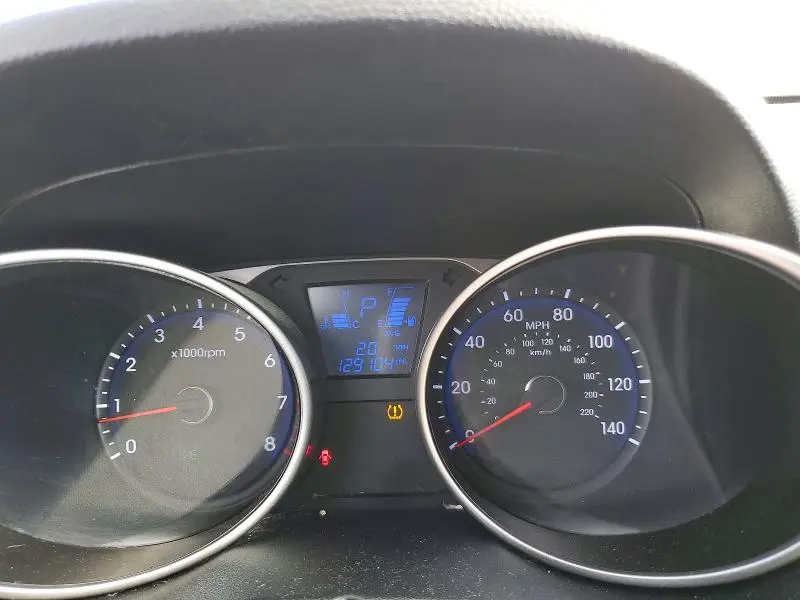 2011 HYUNDAI TUCSON GLS  