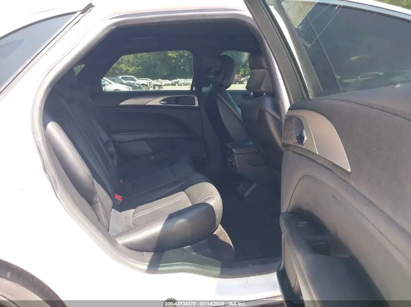 2017 LINCOLN MKZ RESERVE