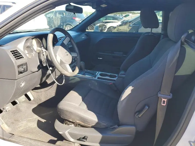 2010 DODGE CHALLENGER SE  