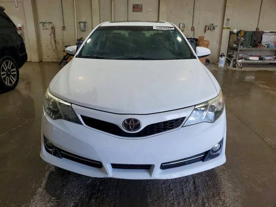 2013 TOYOTA CAMRY SE  