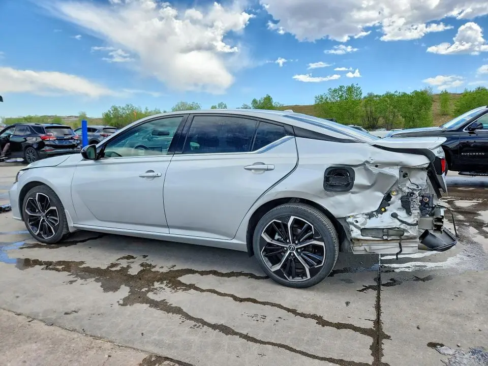 2023 NISSAN ALTIMA SR  