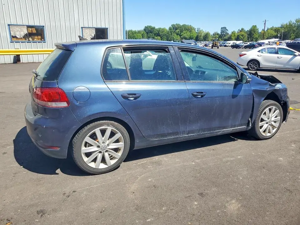 2011 VOLKSWAGEN GOLF   