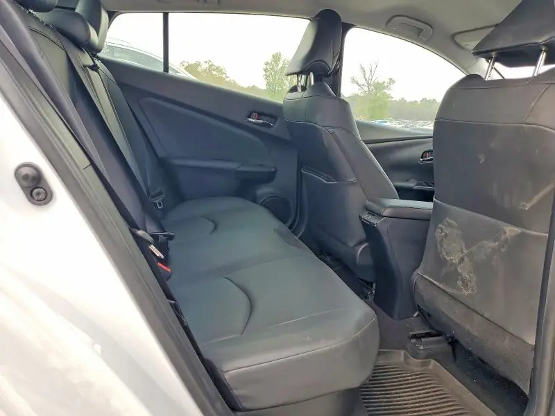 2021 TOYOTA PRIUS XLE  