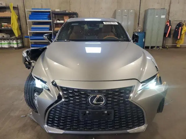 2022 LEXUS IS 300  