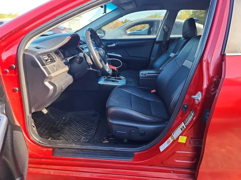 2013 TOYOTA CAMRY SE  