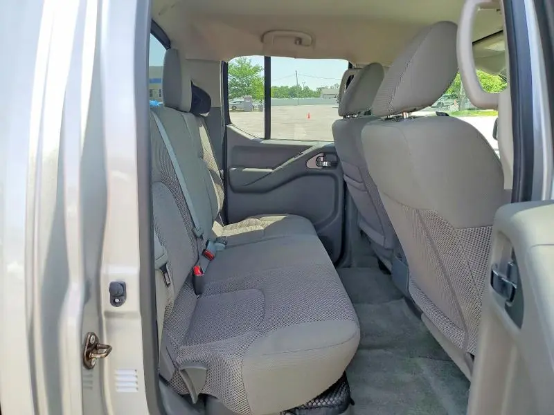 2016 NISSAN FRONTIER SV  